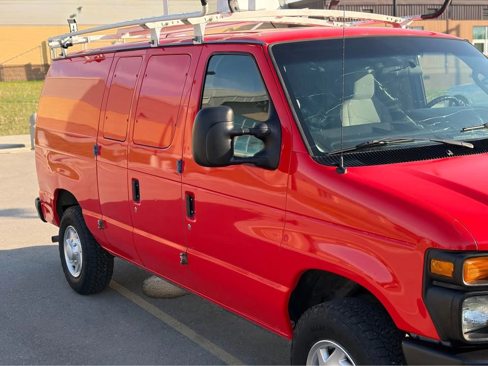 2012 Ford E250 Super Duty Cargo Van - photo 4