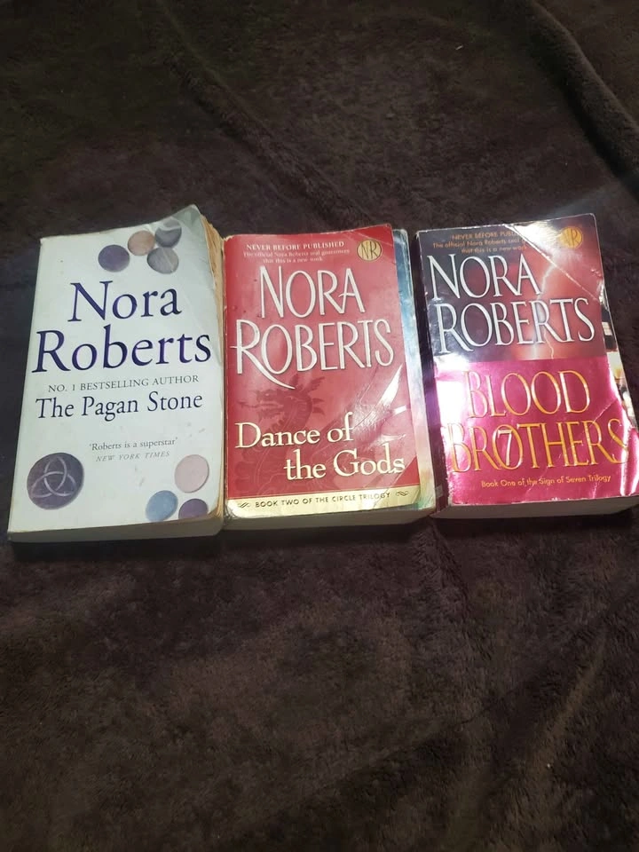Nora Roberts Paperback Book Lot - photo 2
