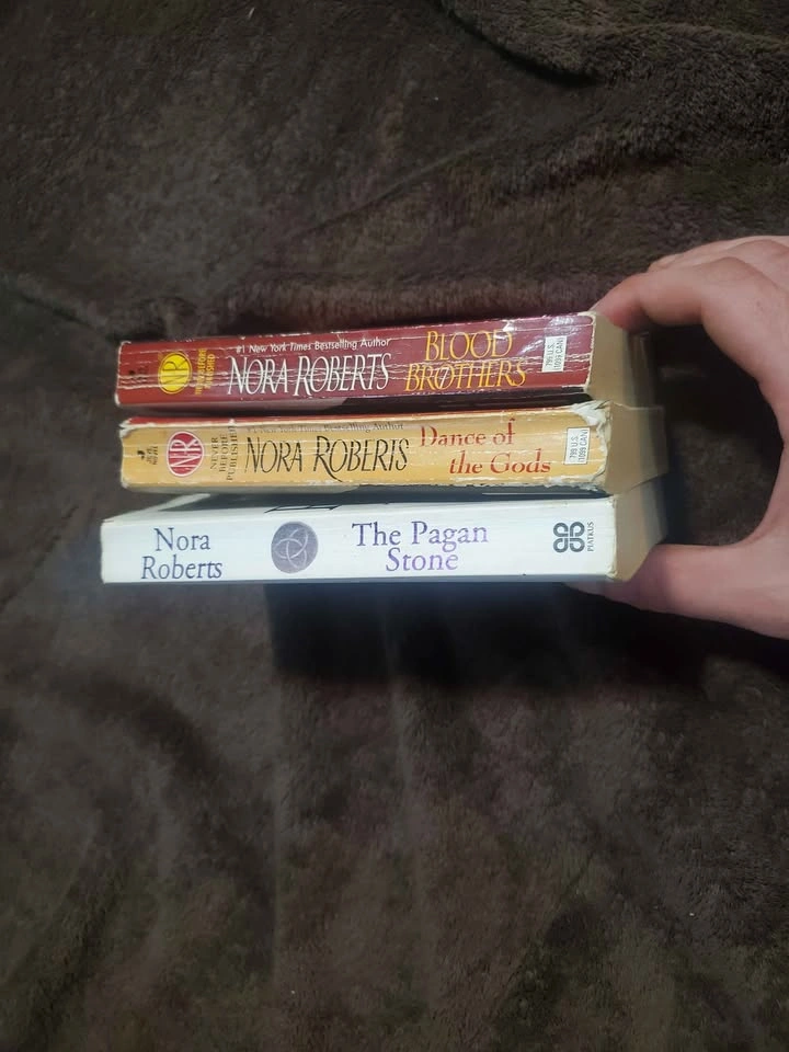 Nora Roberts Paperback Book Lot - photo 3