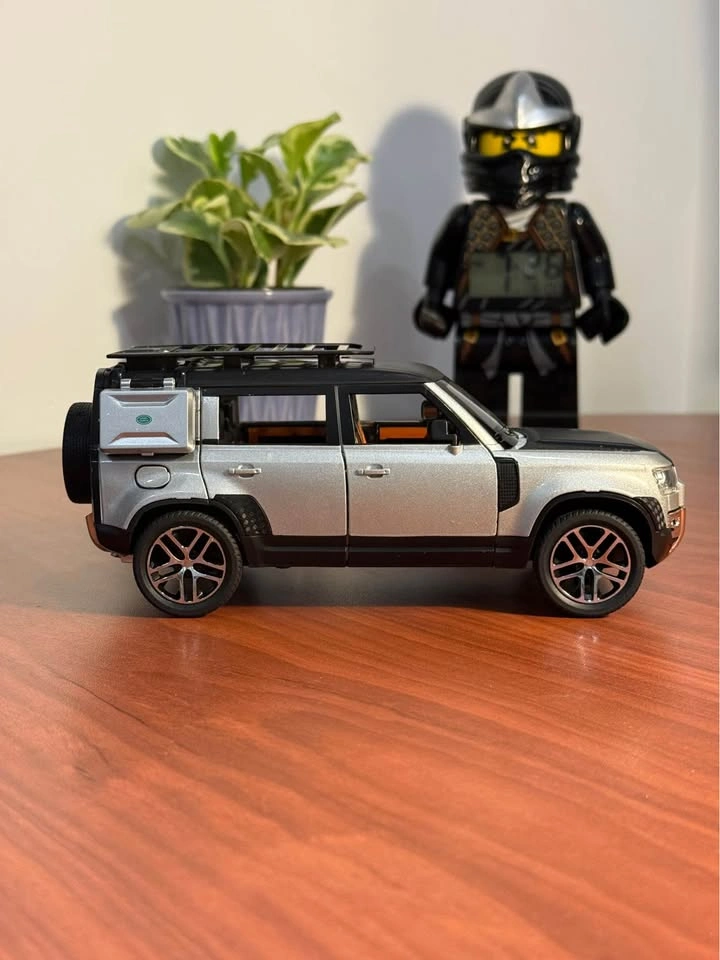 Land Rover Defender 110 (L663) 1:24 Diecast Model - photo 5