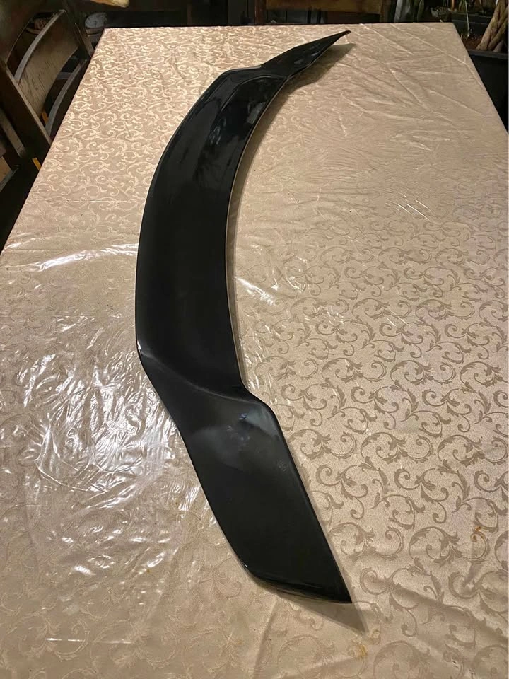 Mercedes spoiler black