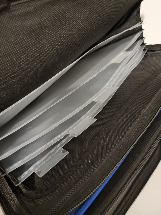 School binder in good condition - photo 3
