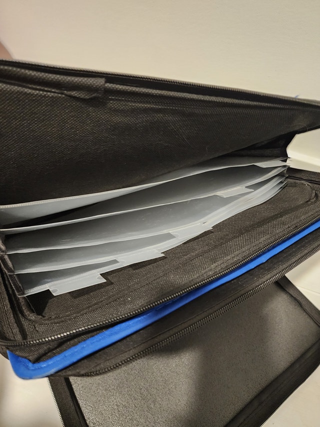 School binder in good condition - photo 4