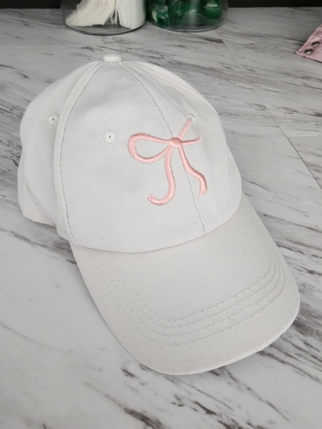 Youth hat in excellent condition