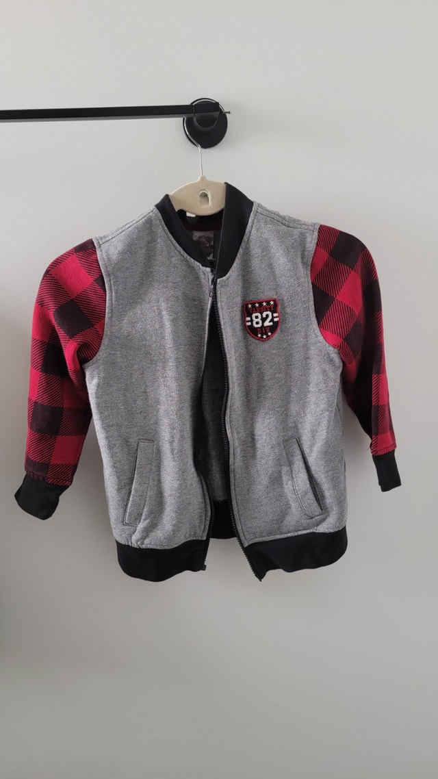 Kids age 6-9 sweater