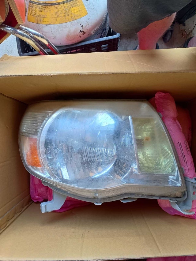 Tacoma OEM Headlights 2007