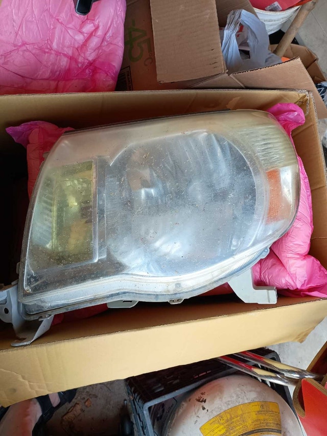 Tacoma OEM Headlights 2007 - photo 2