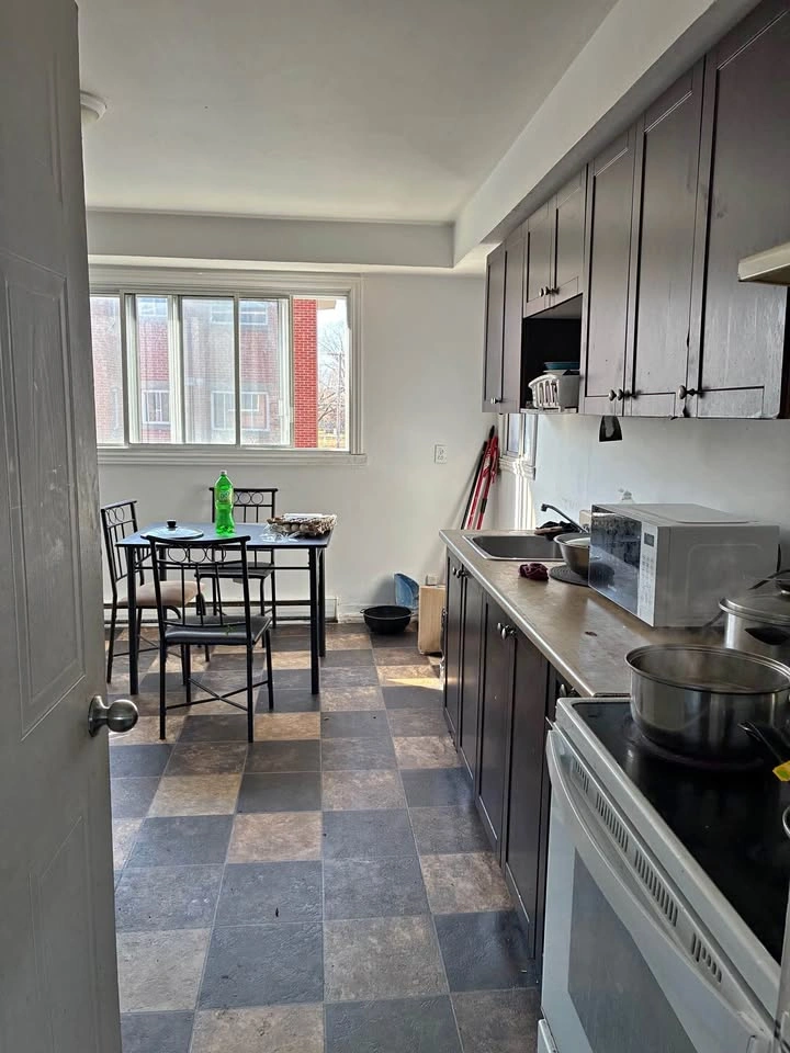 4 1/2 Apartment for Rent near Concorde & Cartier Metro - July 1s
