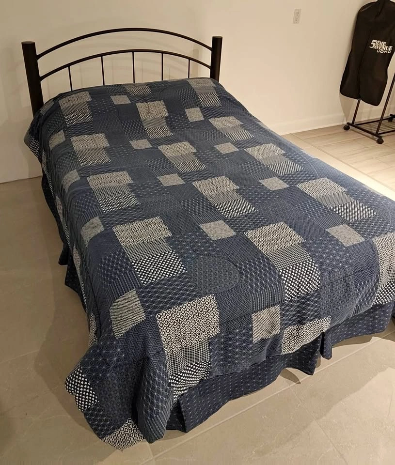 Amisco Twin Bed Frame with Primo Primopedic boxspring and Mattre