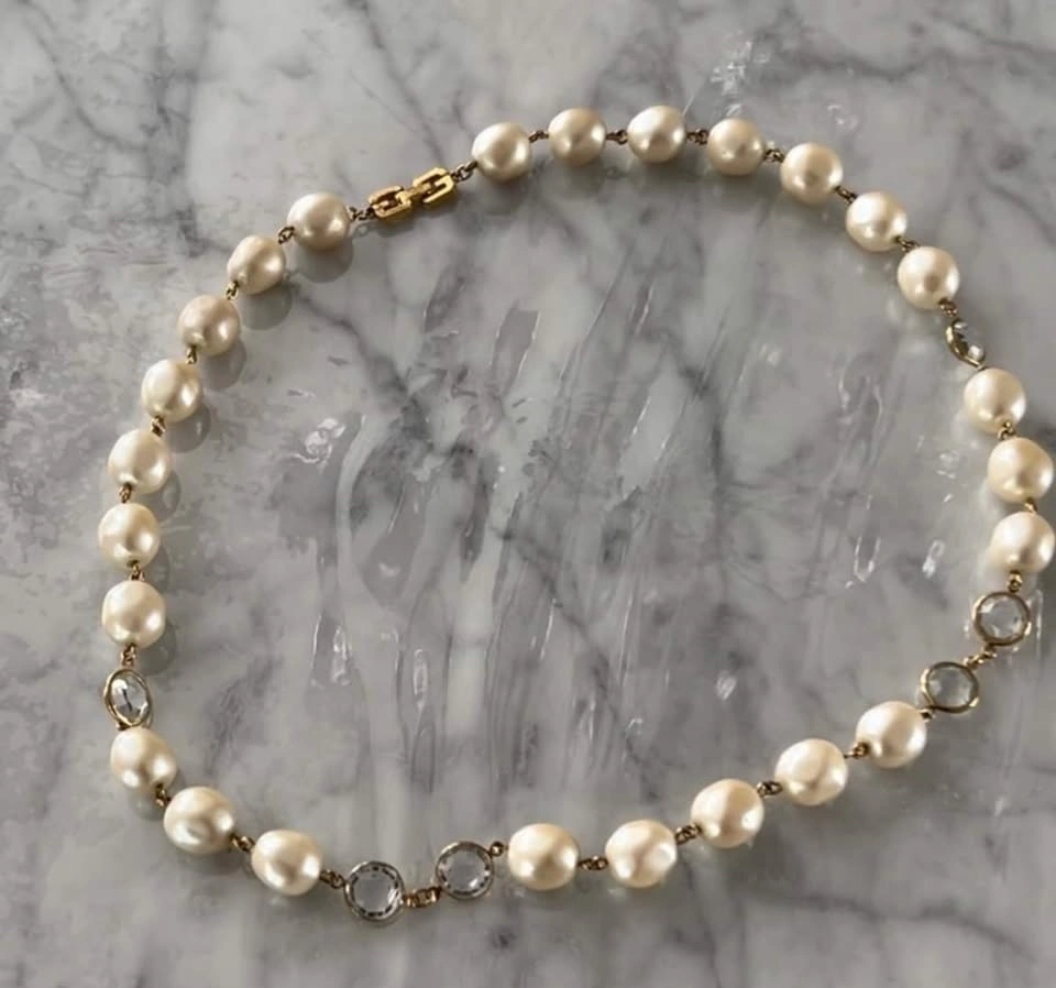 GIVENCHY 1990S VINTAGE FAUX PEARL & CRYSTAL NECKLACE - photo 2
