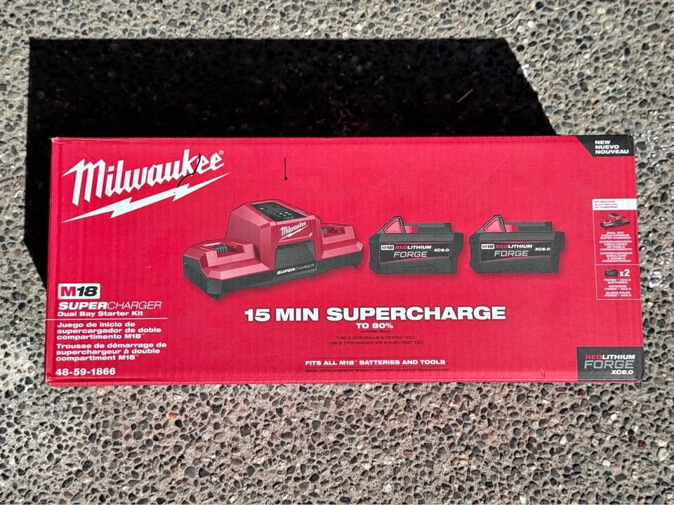 Milwaukee M18 Supercharger + 2 FORGE XC6.0 Batteries