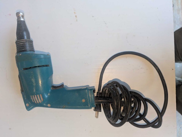 Makita & Black+Decker Drywall Screw Guns - photo 4