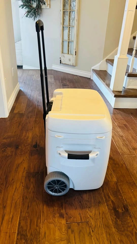Igloo Marine Breeze Ultra Roller Cooler 50 qt - photo 2