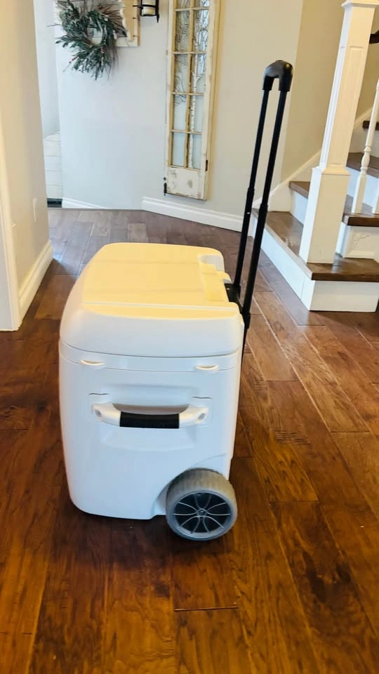 Igloo Marine Breeze Ultra Roller Cooler 50 qt - photo 4