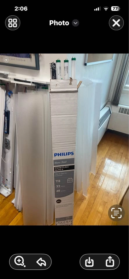 12 Fluorescent Light Fixtures with Bulbs & Covers - photo 5