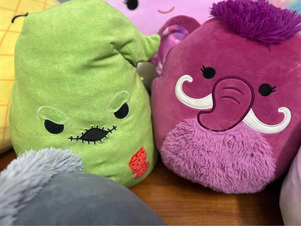 Squishmallow Collection - Rare Oogie Boogie, Flip-A-Mallow & Mor - photo 4