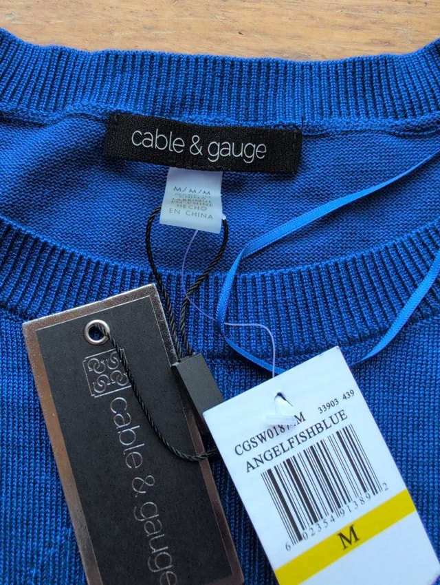 Cable & Gauge Sweater Medium Blue Woman's NWT - photo 2