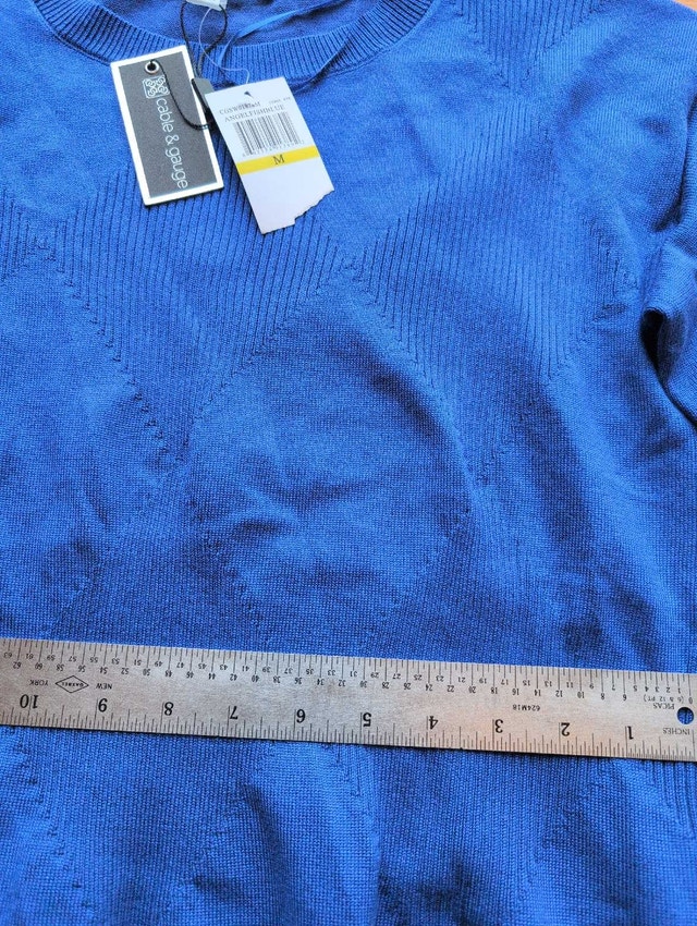 Cable & Gauge Sweater Medium Blue Woman's NWT - photo 3
