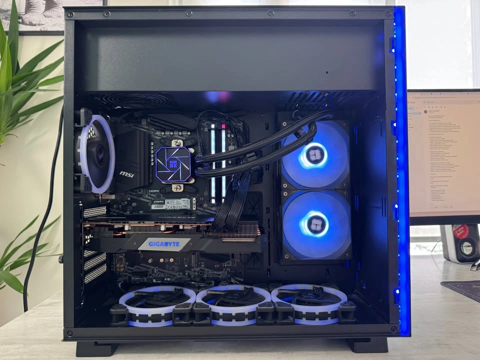 Gaming PC - Ryzen 5 5600X / RX 5700 XT / 16GB RGB / NVMe SSD