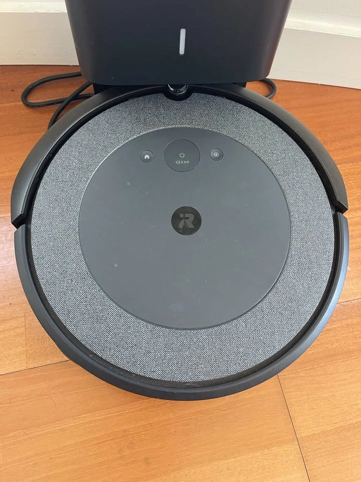 iRobot Roomba i3+ Self-Emptying Robot Vacuum - photo 2