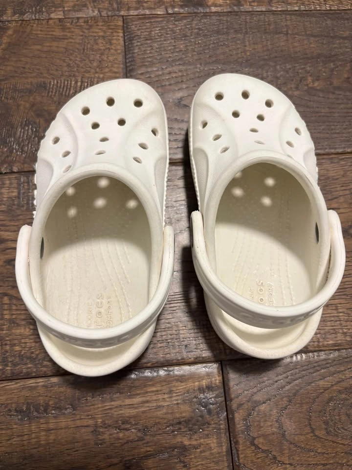 Crocs Bay clogs in white - photo 3