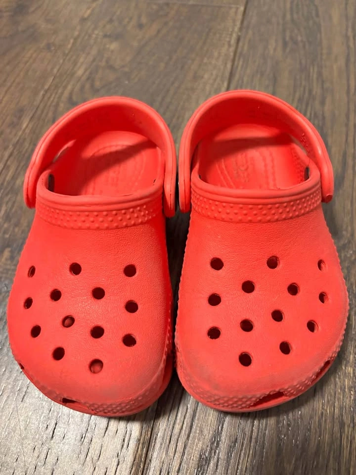 Crocs Classic Red - Size C6