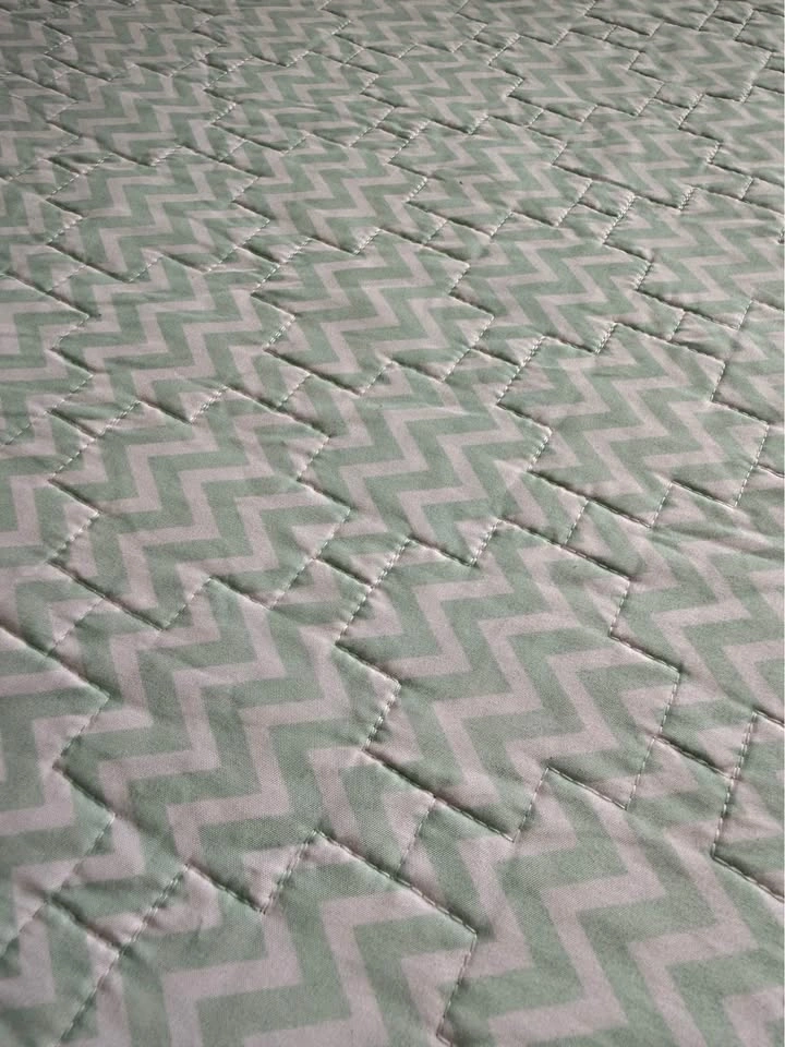 Full/Queen Reversible Quilt - photo 4
