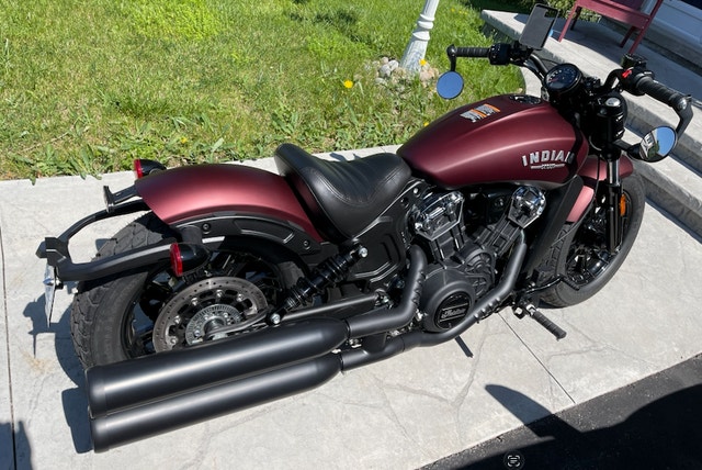 2021 Indian Scout Bobber - Burgundy - Excellent Condition - photo 2