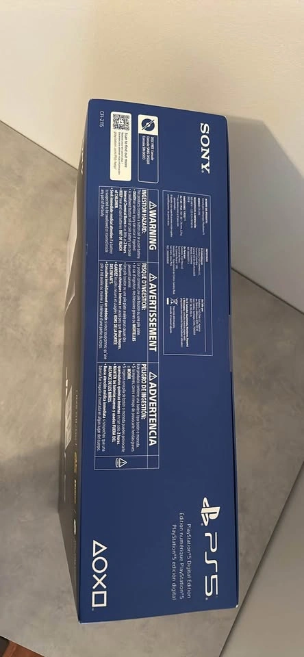 Brand new PS5 digital slim edition - photo 2