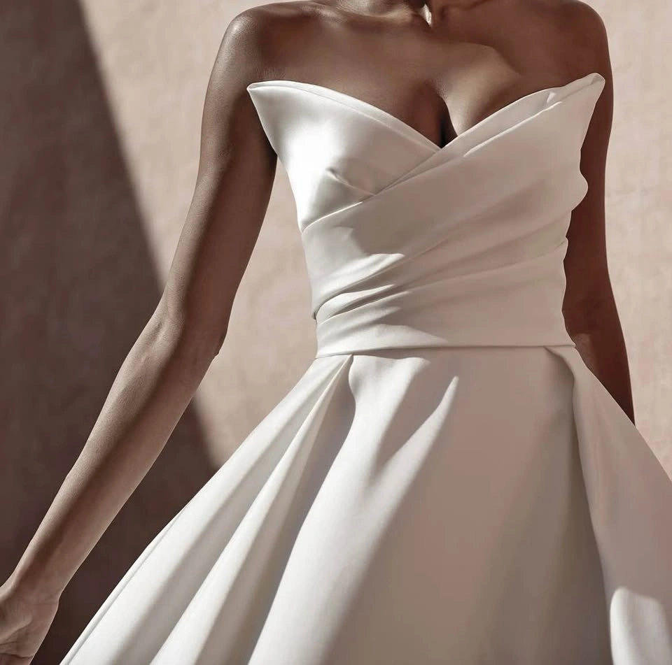 Pronovias Landon Wedding Dress (Worn 30 Mins) - photo 4