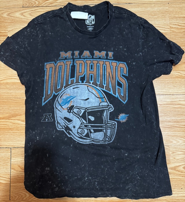 Miami Dolphins Graphic Acid Wash T-Shirt