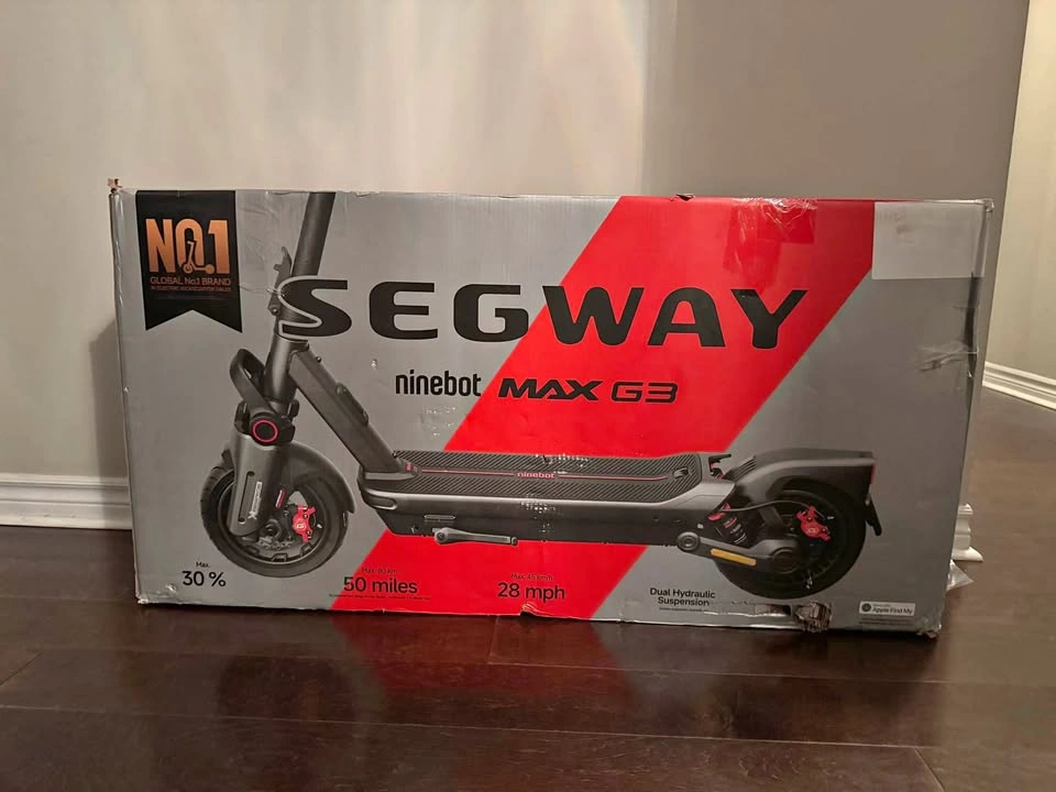 Segway Ninebot MAX G3 Electric Scooter - 300 Miles - Barely Used