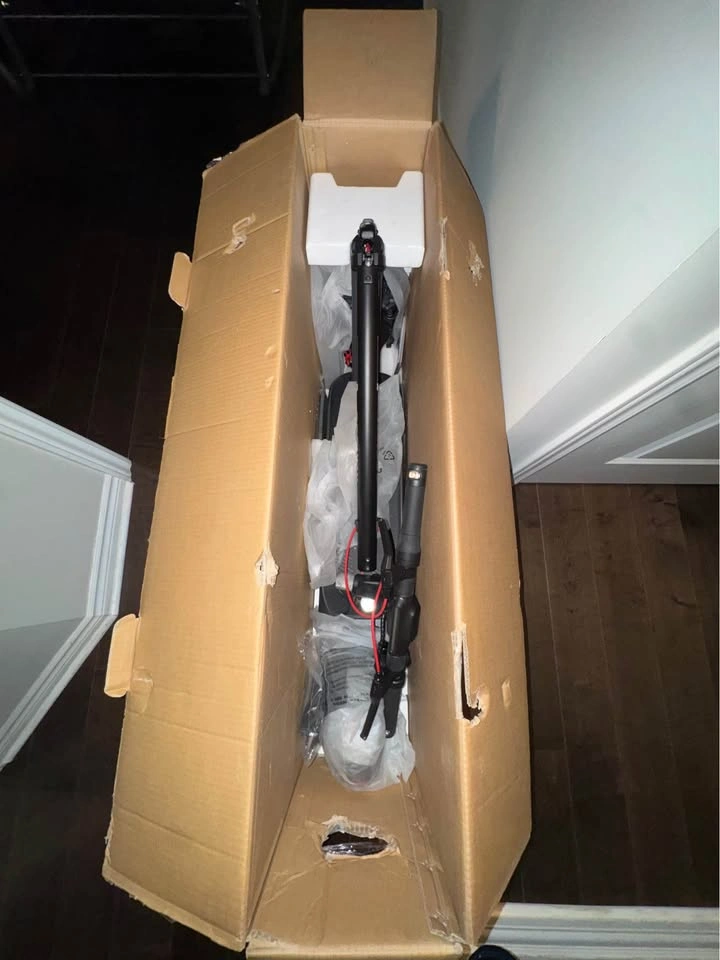Segway Ninebot MAX G3 Electric Scooter - 300 Miles - Barely Used - photo 2