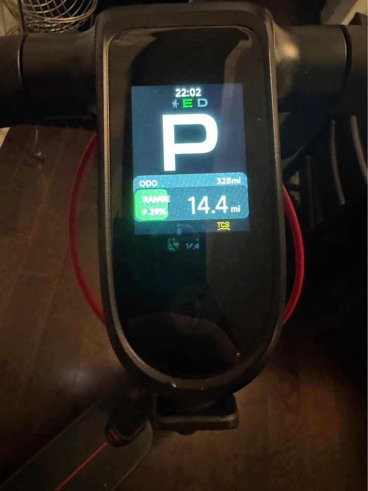 Segway Ninebot MAX G3 Electric Scooter - 300 Miles - Barely Used - photo 4
