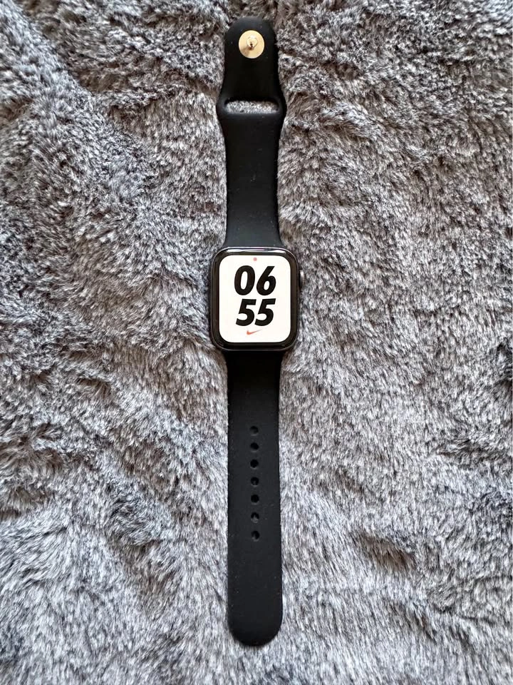 Apple Watch Series 5 GPS - Always-On Display
