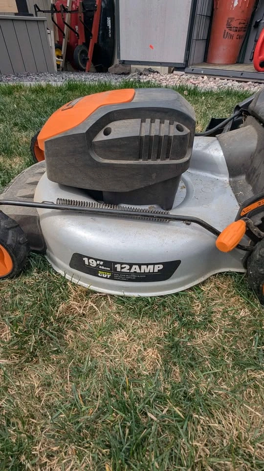 Worx Electric Lawn Mower & Weed Wacker - photo 4