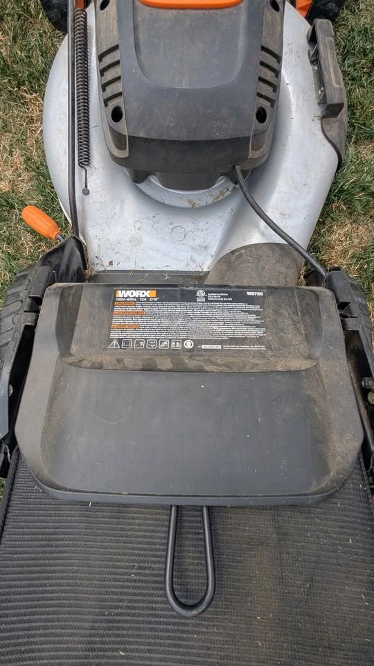Worx Electric Lawn Mower & Weed Wacker - photo 5