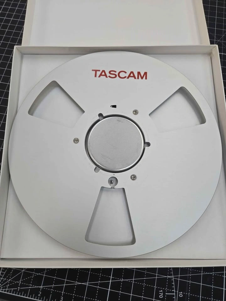 TEAC TASCAM RE-1004 1/4" x 10.5" Reel-to-Reel Metal Empty Reel - photo 2