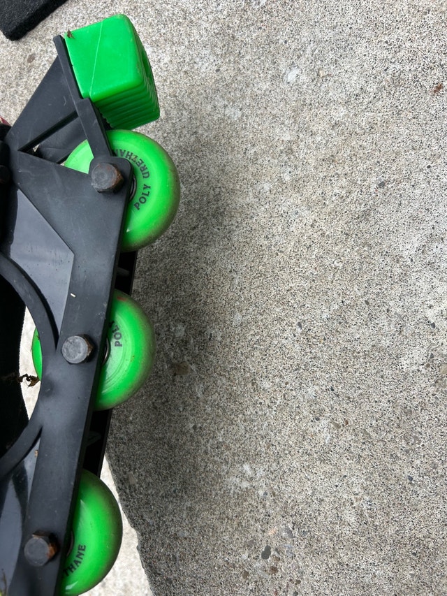 Vintage Retro Quad Roller Skates Neon Pink & Green - photo 3