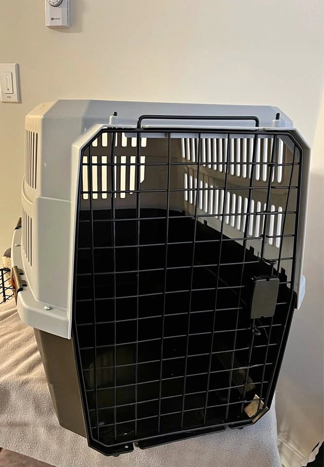 Dog Kennel / Crate