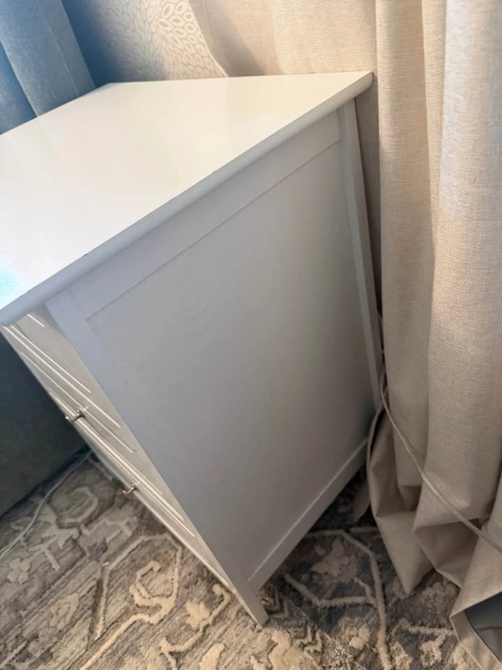 White nightstand - excellent used condition - photo 3