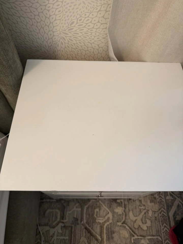 White nightstand - excellent used condition - photo 4