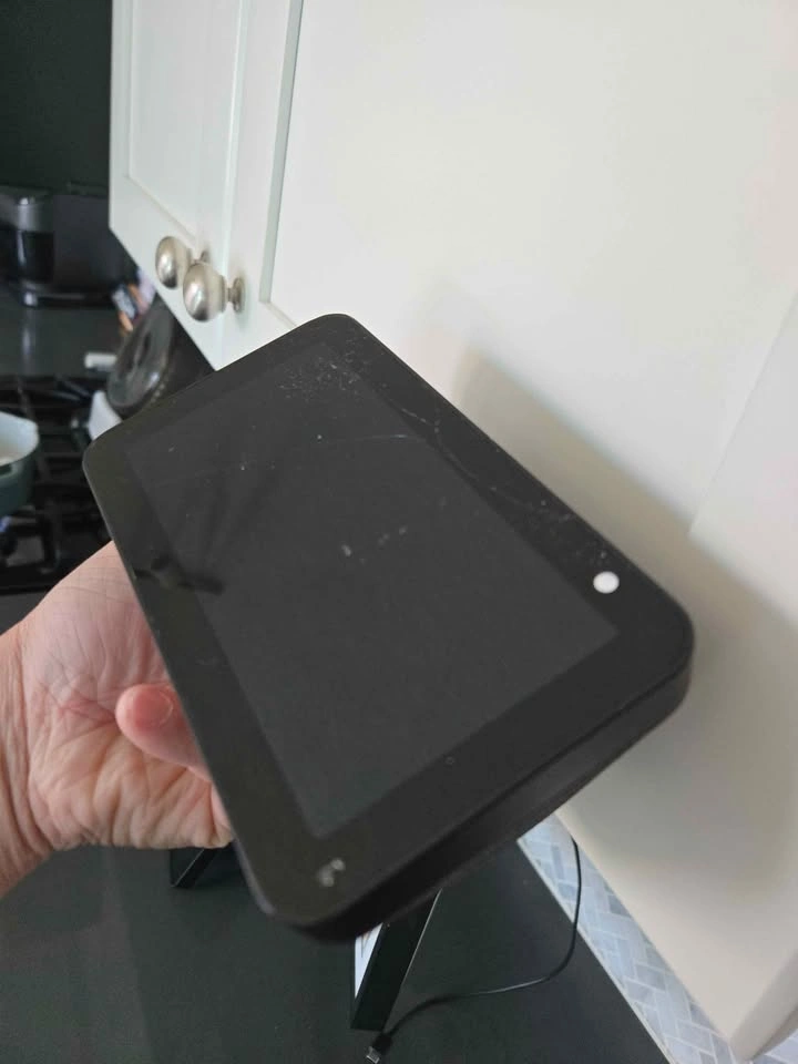 Amazon Echo Show 15 (1st gen) + 2 Free Echos - photo 2