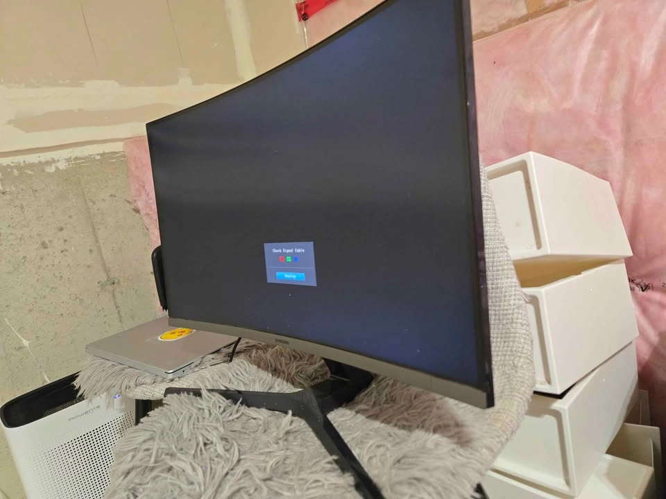 Samsung 27" FHD Curved Monitor - photo 2
