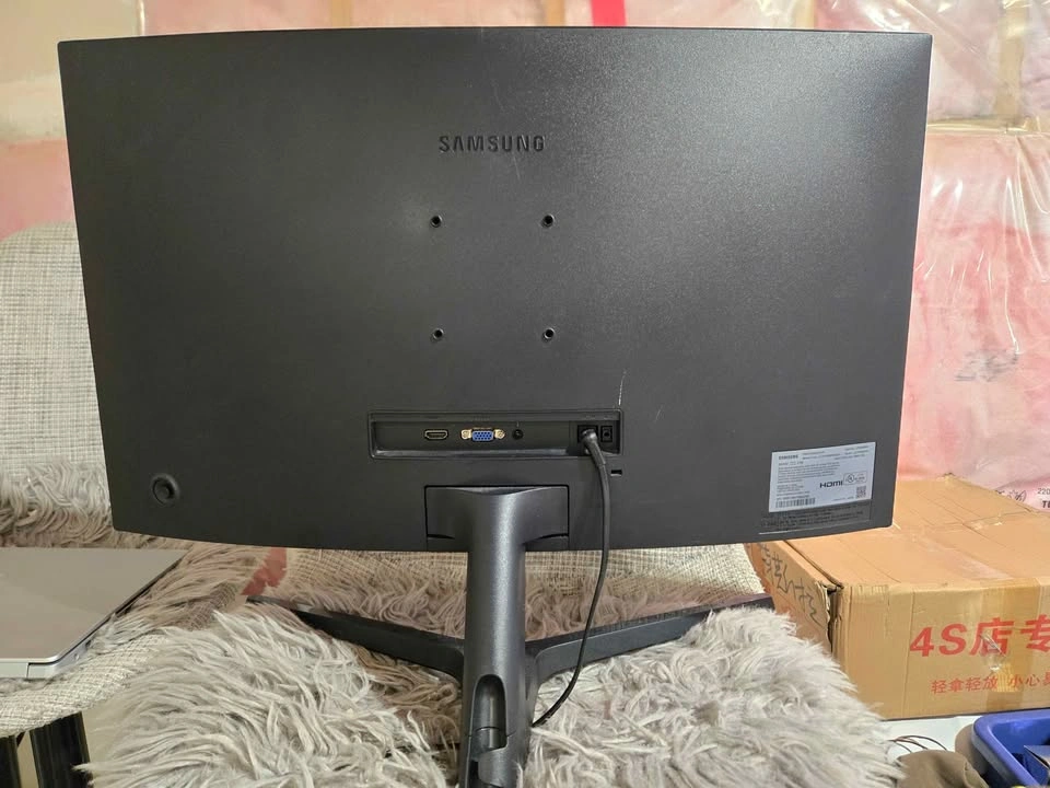 Samsung 27" FHD Curved Monitor - photo 3