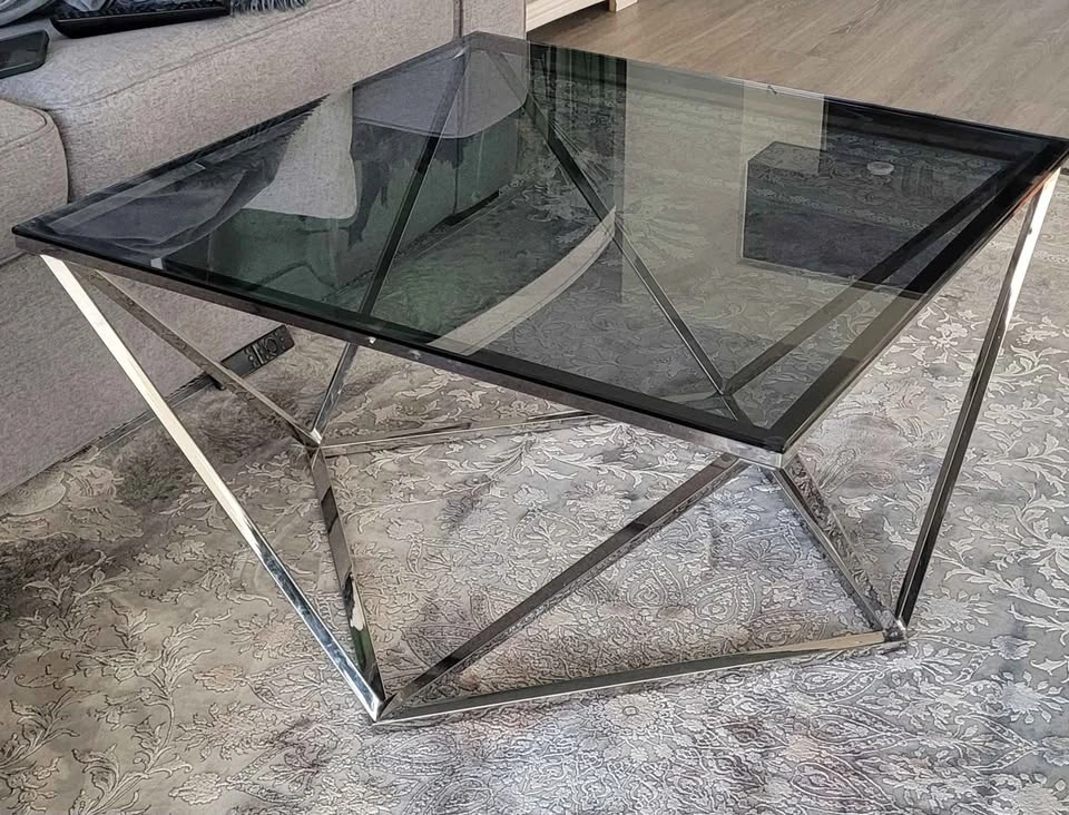 Stylish Modern Coffee Table - Glass Top & Chrome Frame - photo 3