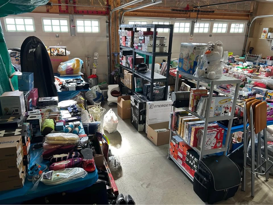 Multi Family Garage Sale - Terwillegar Area - photo 3