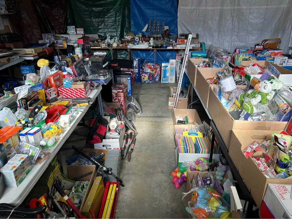 Multi Family Garage Sale - Terwillegar Area - photo 5