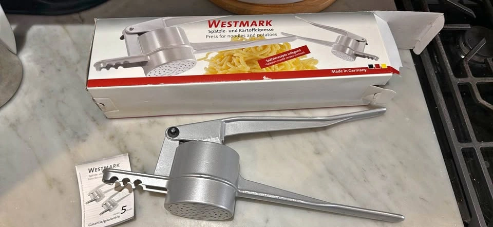 Spatzle Maker / Spätzle- und Kartoffelpresse