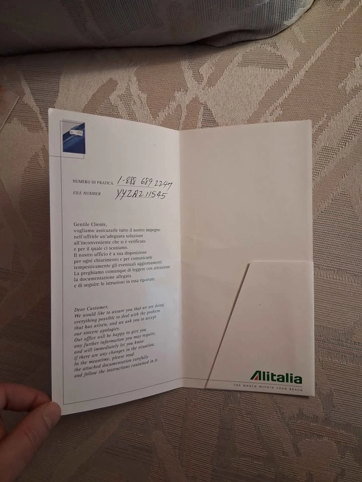 Vintage 2002 Alitalia Baggage Folder, Ticket & Tags - photo 2